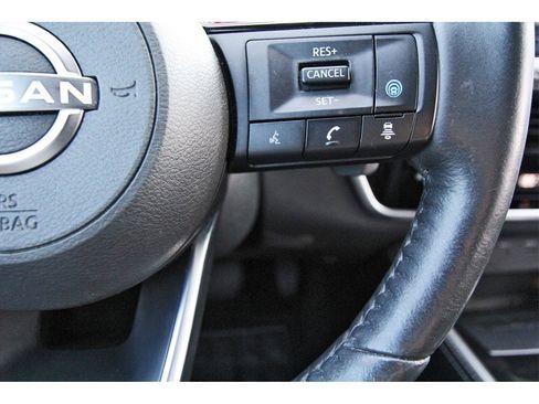 Used 2022 Nissan Rogue Platinum w/ Head-Up Display Package image 16