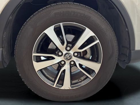 Used 2018 Toyota RAV4 XLE w/ Plus Extra Value Package FWD image 41