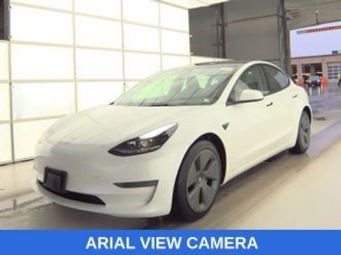 Used 2023 Tesla Model 3 Standard Range RWD image 2