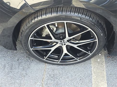 Used 2022 Toyota Corolla LE image 7