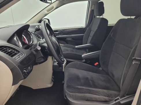Used 2018 Dodge Grand Caravan SE w/ UConnect Hands-Free Group FWD image 17