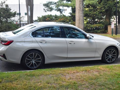 Used 2020 BMW 330i xDrive Sedan w/ Driving Assistance Package image 9