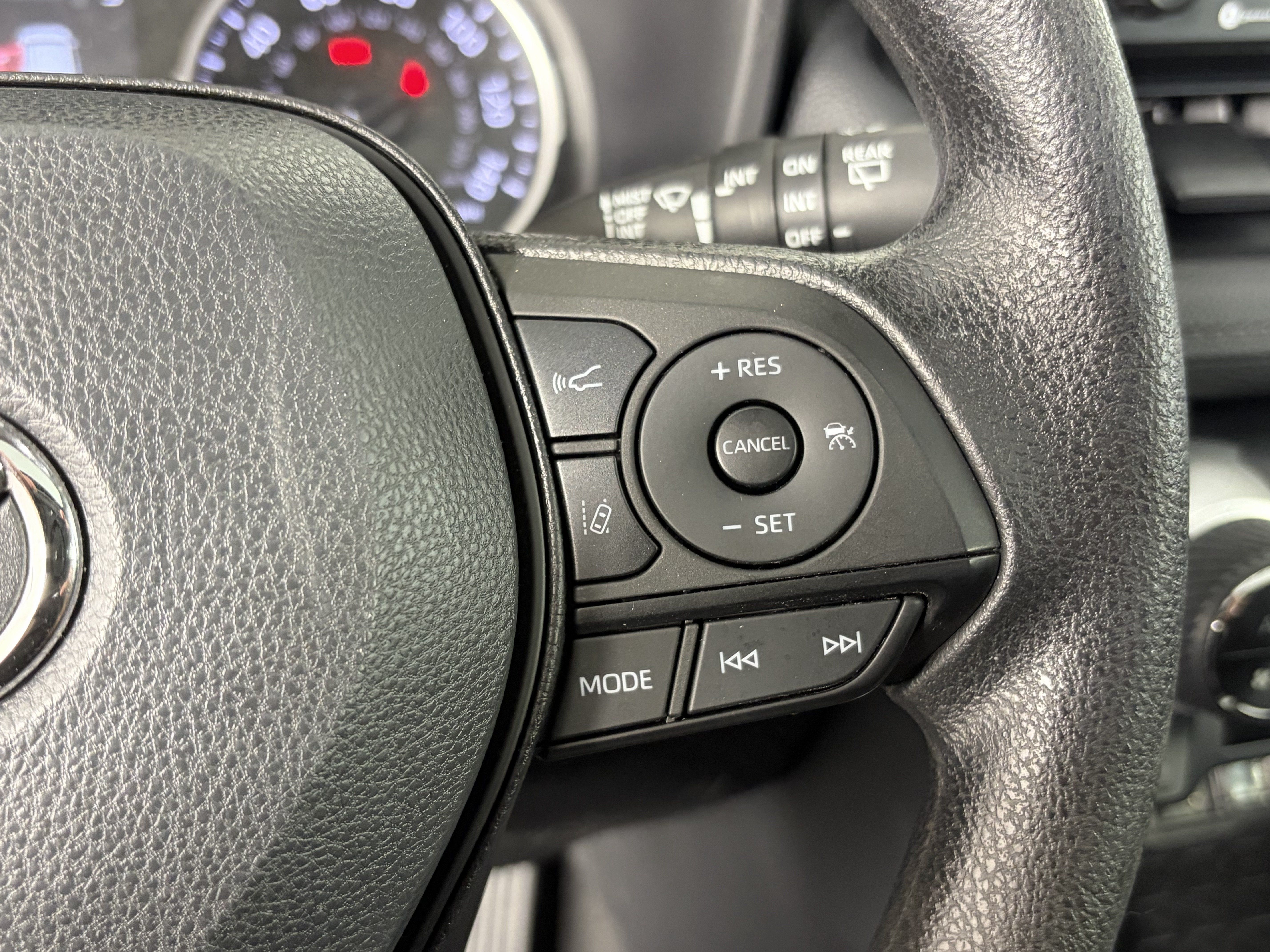 Used 2022 Toyota RAV4 XLE w/ Convenience Package AWD/4WD image 35
