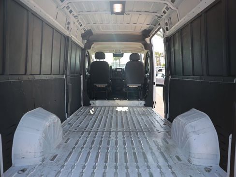 Used 2025 RAM ProMaster 2500 w/ Convenience Group FWD image 31
