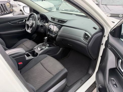 Used 2017 Nissan Rogue SV FWD image 8