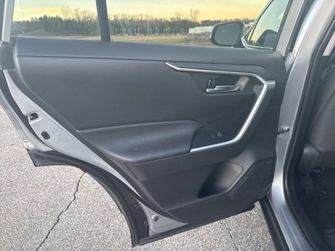 Used 2021 Toyota RAV4 XLE image 12