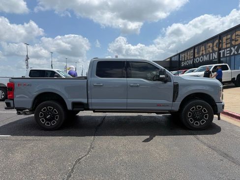 Used 2025 Ford F250 Platinum image 4