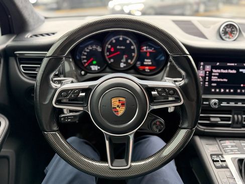 Used 2021 Porsche Macan Turbo image 3