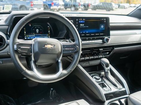 Used 2023 Chevrolet Colorado LT image 11