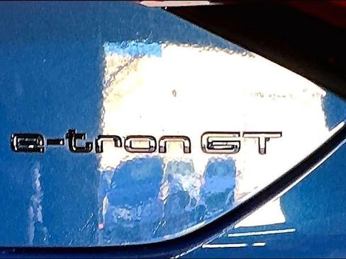 Used 2022 Audi RS e-tron GT image 11