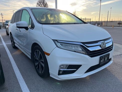 Certified 2018 Honda Odyssey Elite image 2
