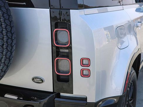 Used 2023 Land Rover Defender 110 X AWD/4WD image 9