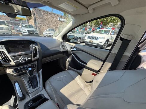 Used 2012 Ford Focus SEL image 16