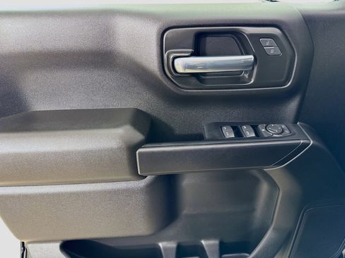 Used 2022 Chevrolet Silverado 1500 Custom image 18