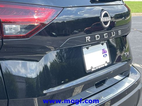 Used 2024 Nissan Rogue SV w/ SV Premium Package FWD image 30