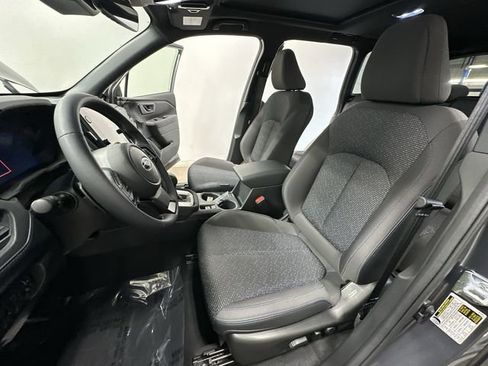 Certified 2025 Subaru Forester Premium AWD/4WD image 18