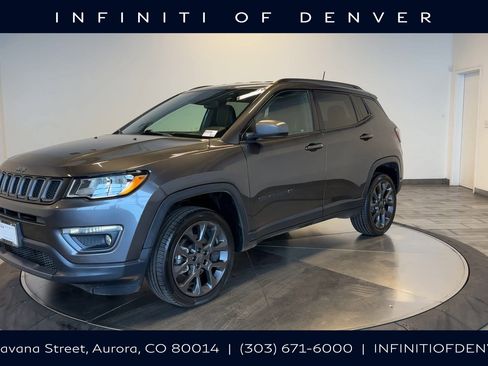 Used 2021 Jeep Compass Latitude image 1