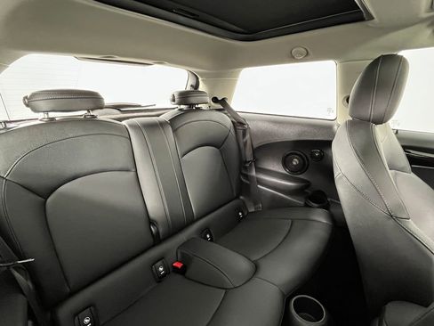 Used 2024 MINI Cooper SE image 16