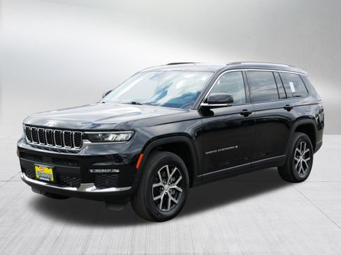 Used 2023 Jeep Grand Cherokee L Limited w/ Luxury Tech Group II AWD/4WD image 3