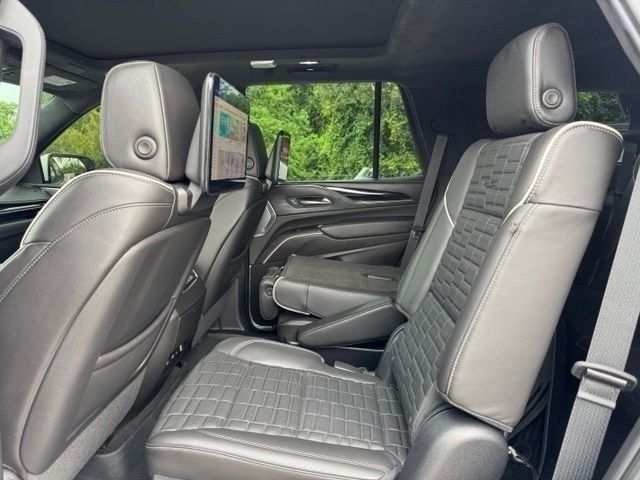 Certified 2023 Cadillac Escalade V w/ LPO, ONYX Package AWD/4WD image 39