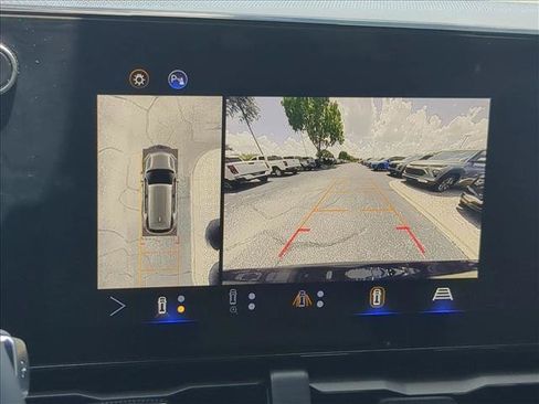 Used 2025 Chevrolet Equinox ACTIV w/ Safety and Technology Package FWD image 14