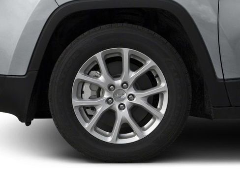 Used 2016 Jeep Cherokee Latitude FWD image 14