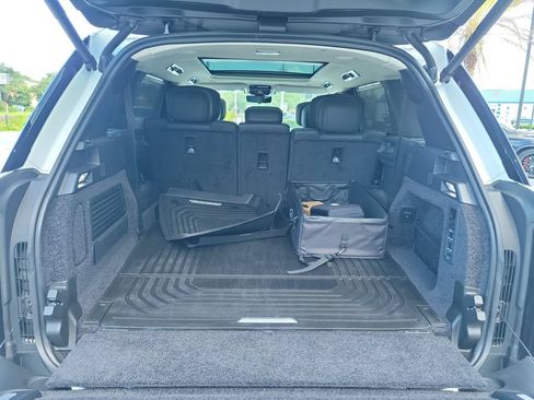 Used 2025 Land Rover Range Rover Long Wheelbase Autobiography AWD/4WD image 11