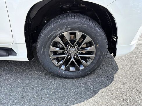 Used 2023 Lexus GX 460 Premium w/ Premium Plus Package AWD/4WD image 11