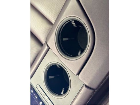 Used 2024 Porsche Taycan image 21