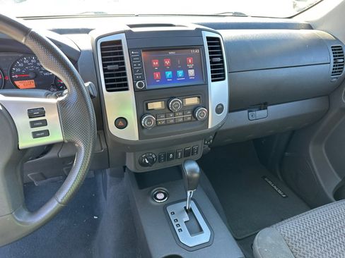 Certified 2021 Nissan Frontier SV image 26