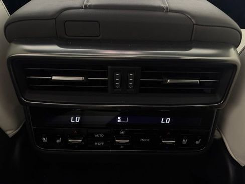 Used 2025 Lexus LX 600 4WD w/ Accessory Package (2T) image 27