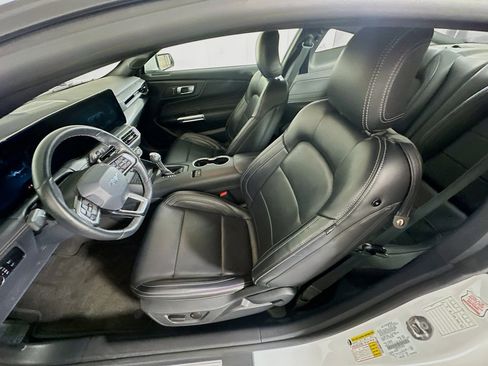 Used 2024 Ford Mustang Premium image 13