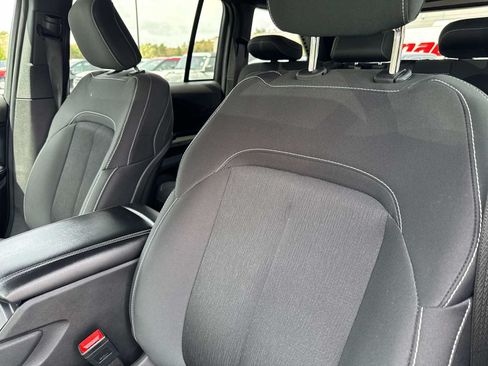Used 2024 Jeep Grand Cherokee Laredo AWD/4WD image 15