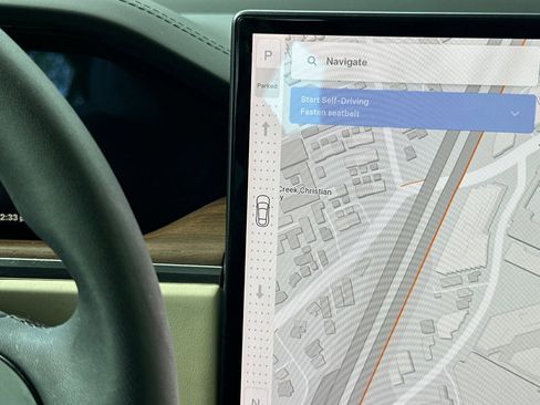 Used 2025 Tesla Model S AWD image 24