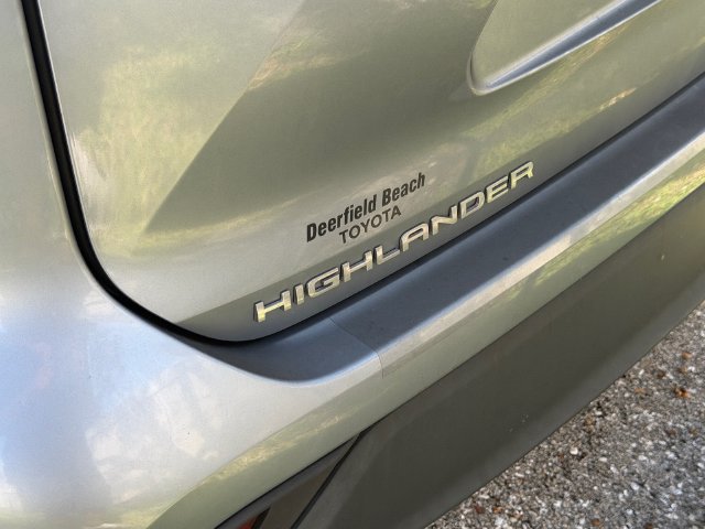 Used 2020 Toyota Highlander XLE FWD image 8