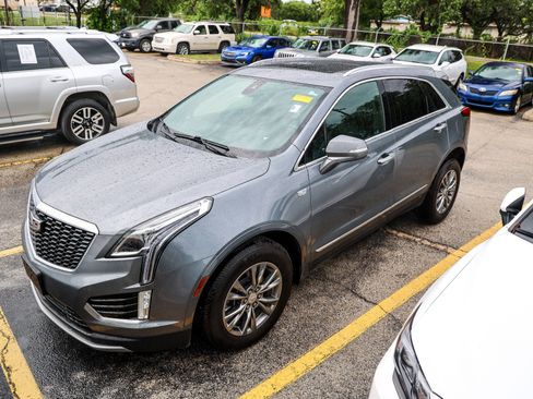 Used 2022 Cadillac XT5 Premium Luxury FWD image 3