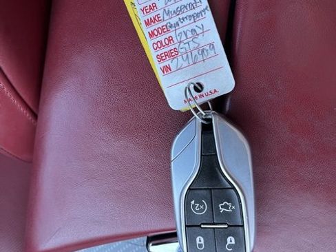 Used 2017 Maserati Quattroporte GTS GranSport image 45