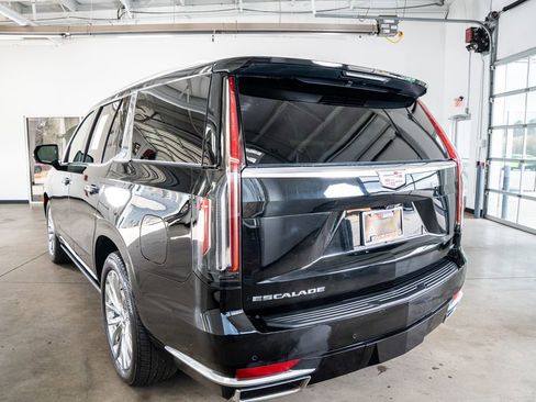 Used 2023 Cadillac Escalade Premium Luxury w/ Touring Package image 22