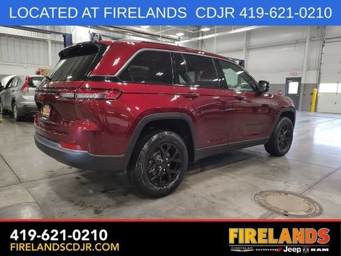 New 2026 Jeep Grand Cherokee Altitude AWD/4WD image 4