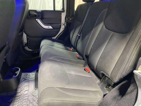 Used 2016 Jeep Wrangler Unlimited Sahara image 24