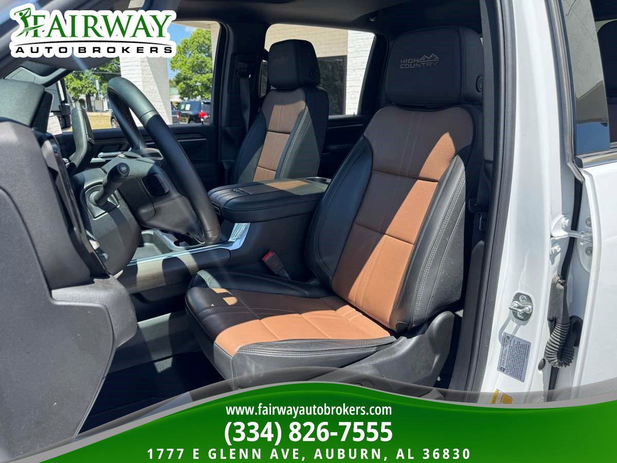 Used 2025 Chevrolet Silverado 2500 High Country w/ Technology Package AWD/4WD image 10