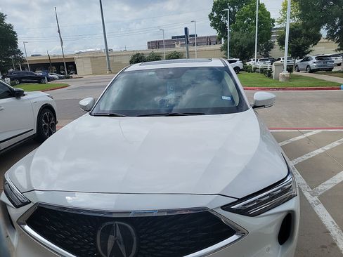 Used 2024 Acura MDX SH-AWD w/ Technology Package image 2