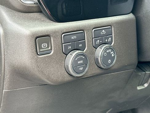 Used 2024 Chevrolet Silverado 1500 LT image 11