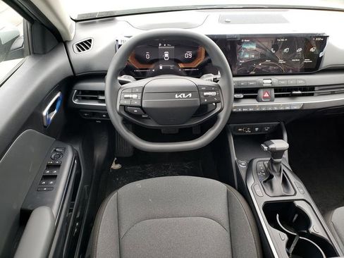 New 2026 Kia K4 FWD image 9