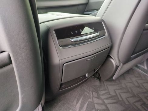 Used 2025 Cadillac Escalade Premium Luxury AWD/4WD image 13