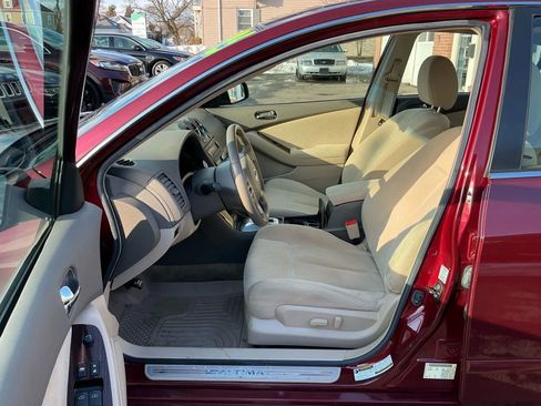 Used 2010 Nissan Altima 3.5 SR w/ Sport Pkg FWD image 14