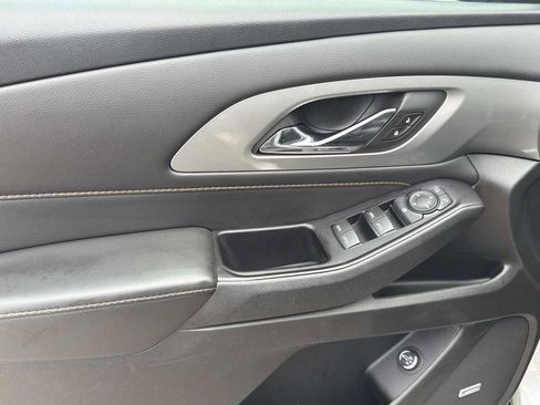Used 2020 Chevrolet Traverse RS FWD image 12