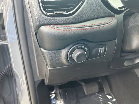 Certified 2023 Dodge Durango GT image 37