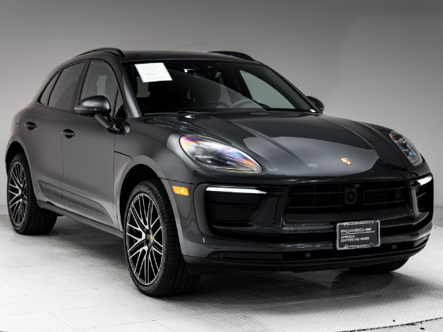 Certified 2026 Porsche Macan AWD/4WD image 31