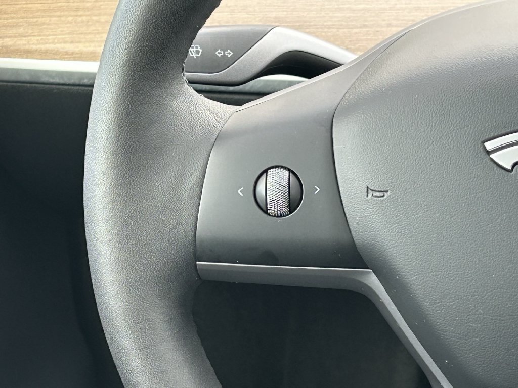 Used 2024 Tesla Model Y Long Range AWD/4WD image 19